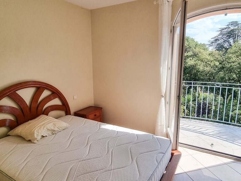 Villa for Sale in Les Issambres, St Raphaël, Ste Maxime Area 8