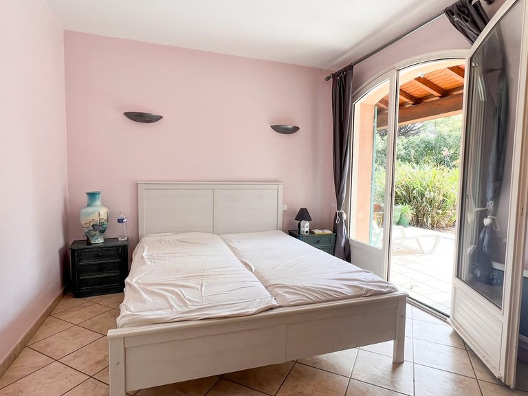Villa for Sale in Les Issambres, St Raphaël, Ste Maxime Area 10