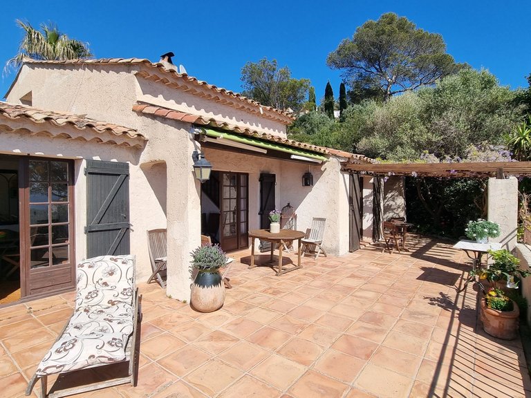 Villa for Sale in Les Issambres, St Raphaël, Ste Maxime Area 2