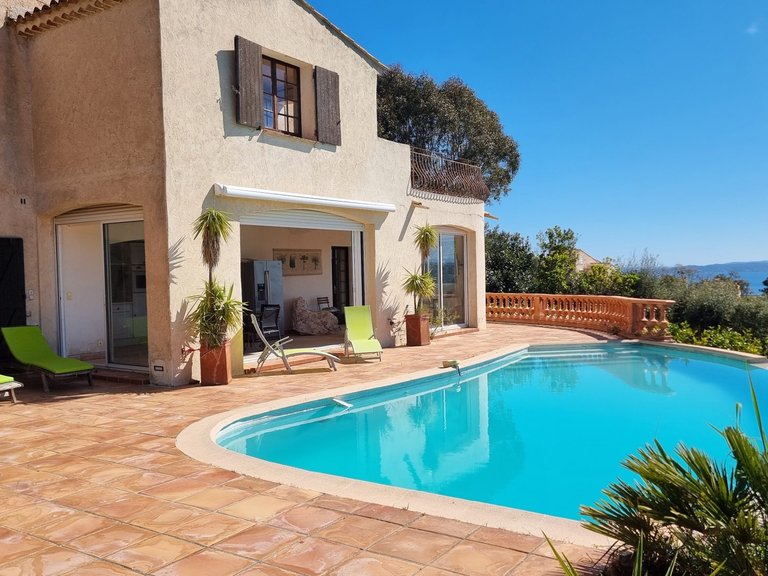Villa for Sale in Les Issambres, St Raphaël, Ste Maxime Area 14