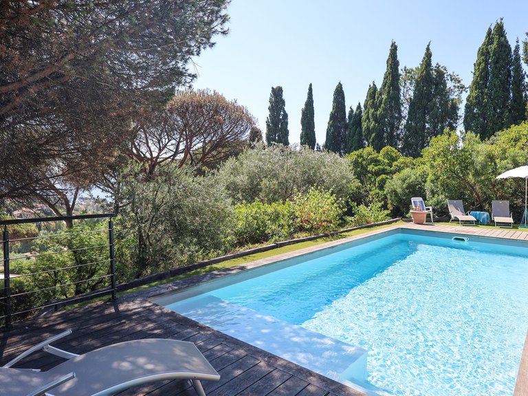 Villa for Sale in Les Issambres, St Raphaël, Ste Maxime Area 1