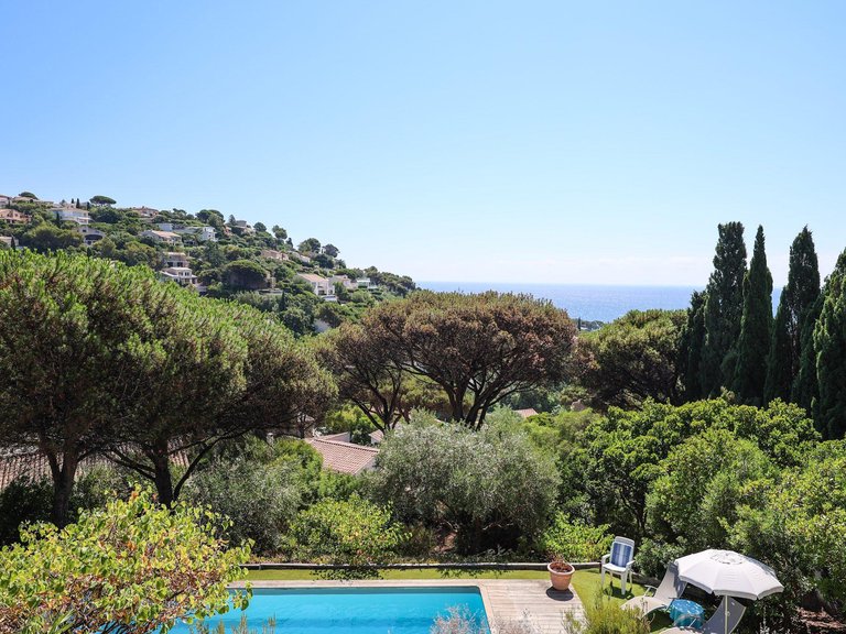 Villa for Sale in Les Issambres, St Raphaël, Ste Maxime Area 2