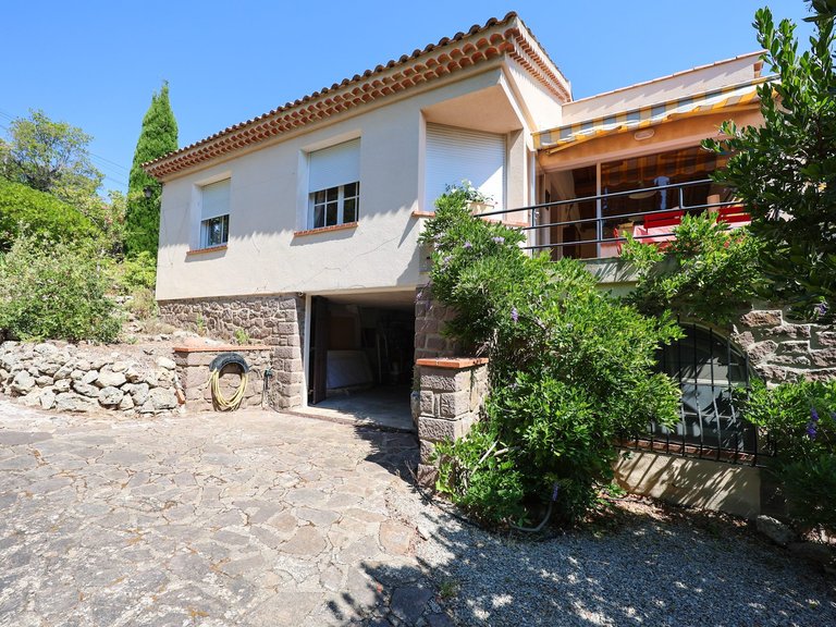 Villa for Sale in Les Issambres, St Raphaël, Ste Maxime Area 5