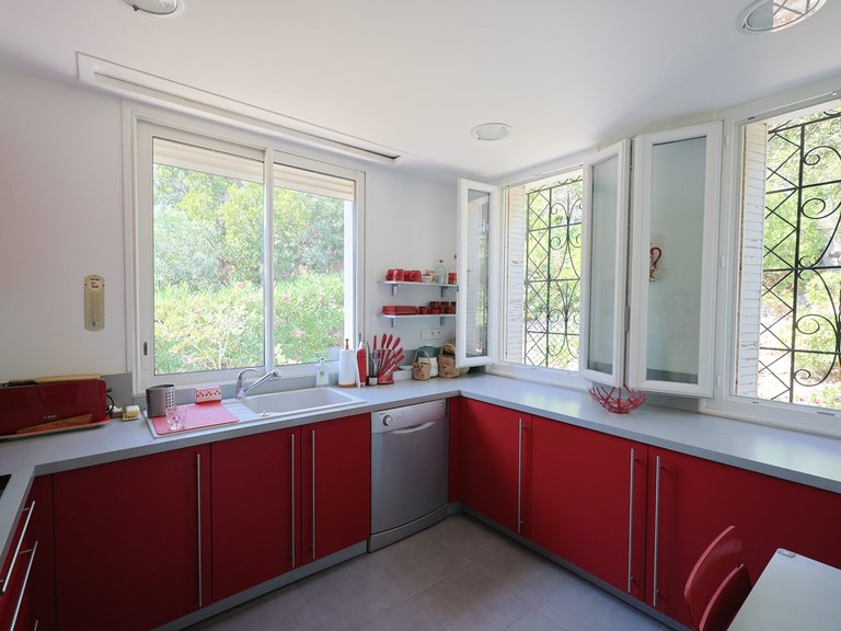 Villa for Sale in Les Issambres, St Raphaël, Ste Maxime Area 10