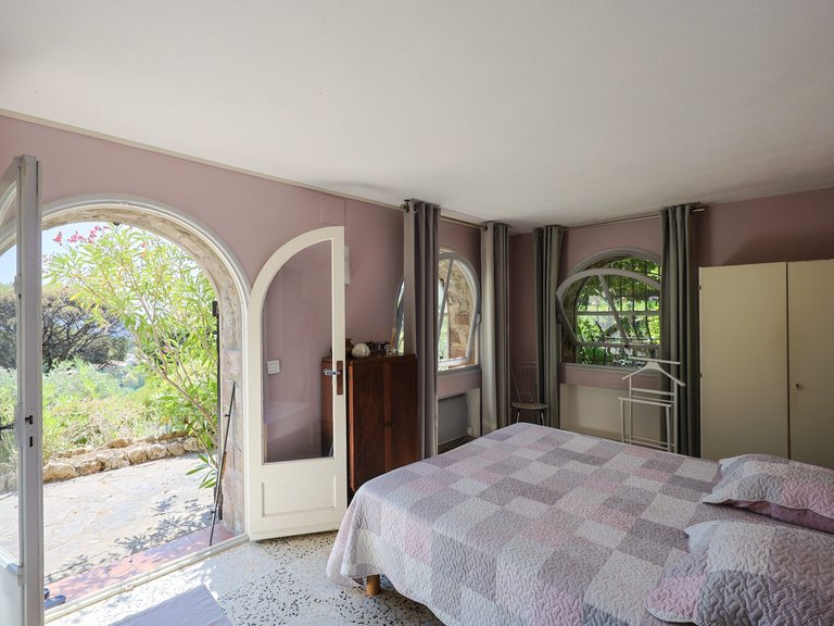 Villa for Sale in Les Issambres, St Raphaël, Ste Maxime Area 14