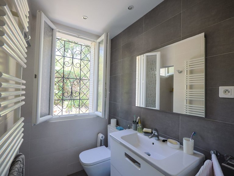 Villa for Sale in Les Issambres, St Raphaël, Ste Maxime Area 16