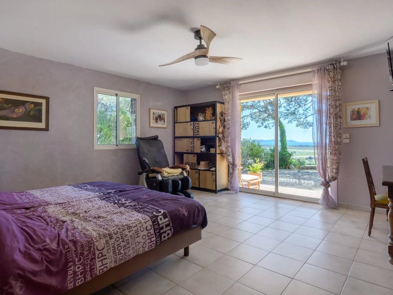 Villa for Sale in Hyeres, Provence Coast (cassis To Cavalaire) 11