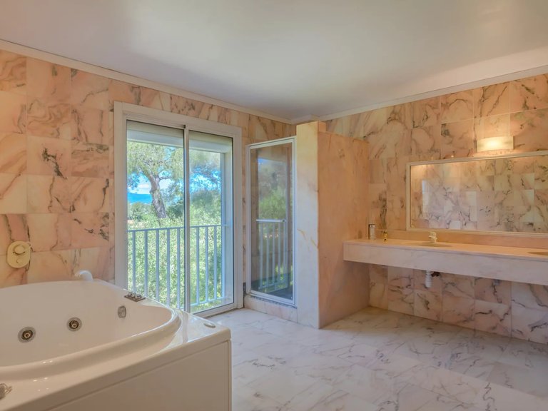 Villa for Sale in Hyeres, Provence Coast (cassis To Cavalaire) 12