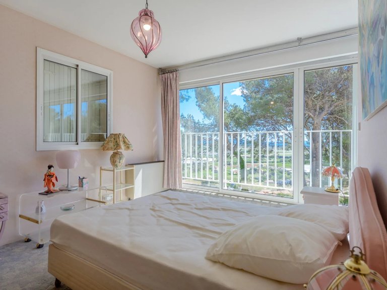 Villa for Sale in Hyeres, Provence Coast (cassis To Cavalaire) 13