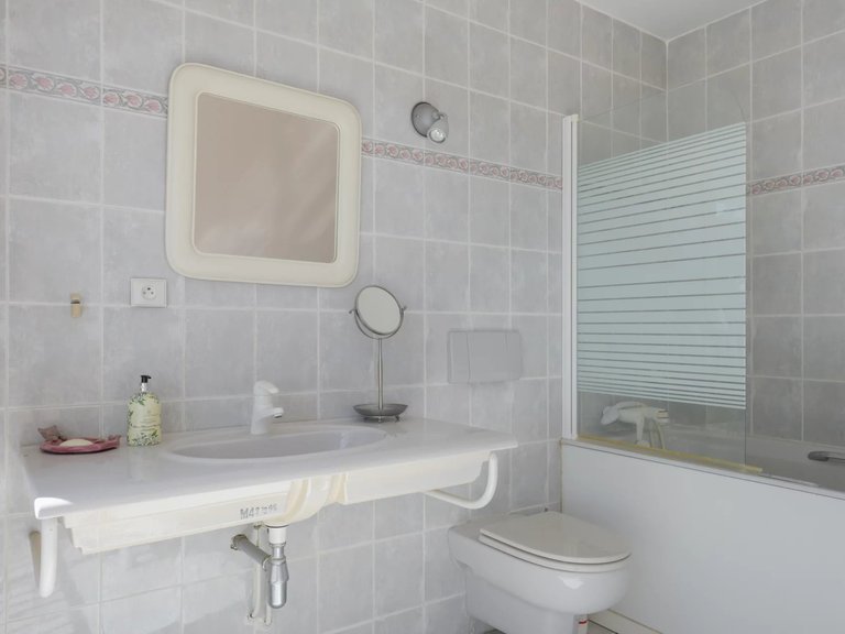 Villa for Sale in Hyeres, Provence Coast (cassis To Cavalaire) 14