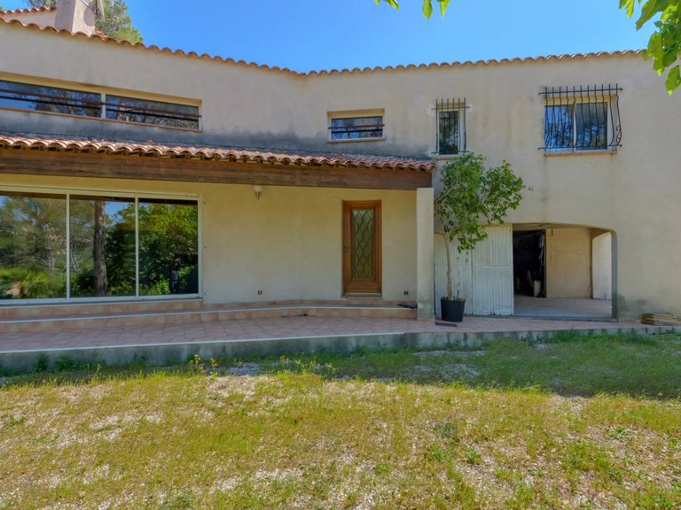 Villa for Sale in Hyeres, Provence Coast (cassis To Cavalaire) 4