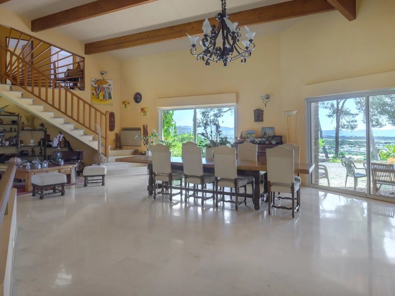 Villa for Sale in Hyeres, Provence Coast (cassis To Cavalaire) 8