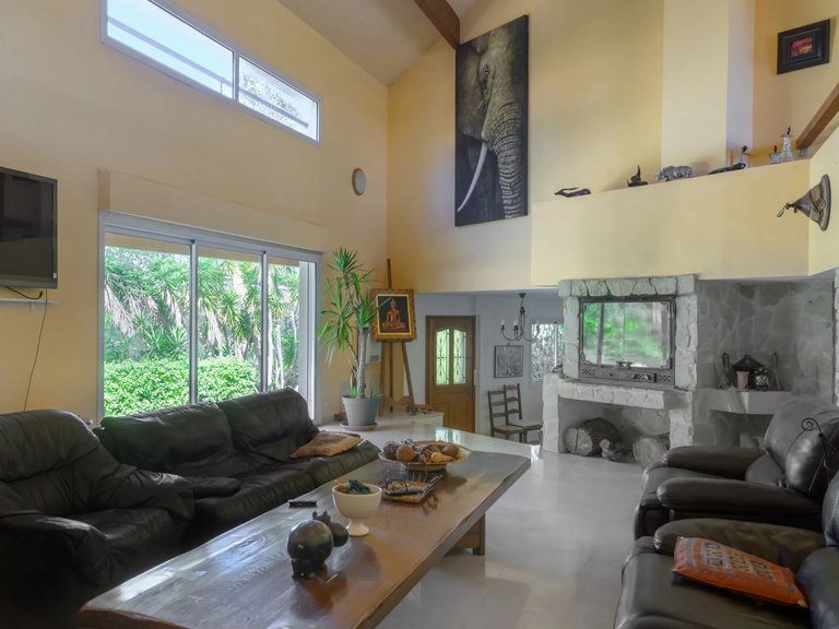 Villa for Sale in Hyeres, Provence Coast (cassis To Cavalaire) 9