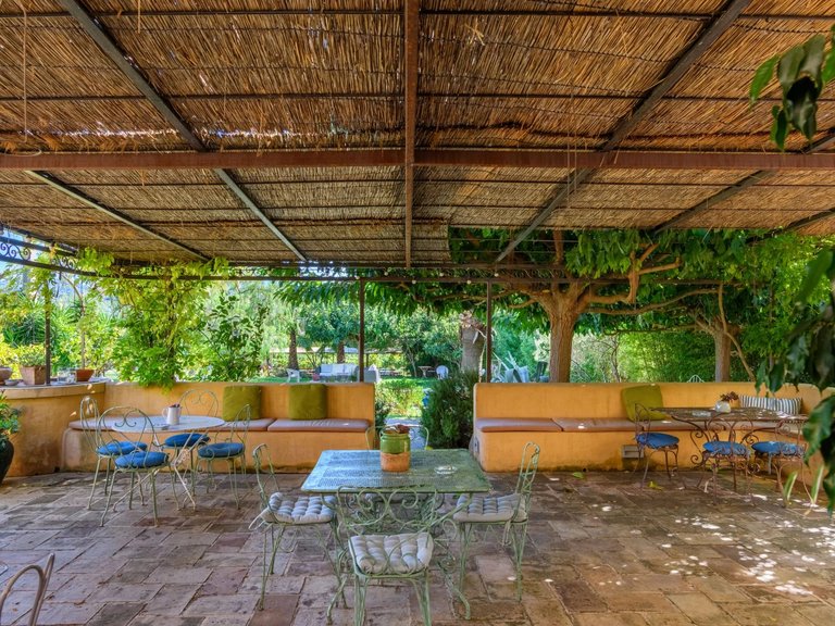 Villa for Sale in St Cyr Sur Mer, Provence Coast (cassis To Cavalaire) 4