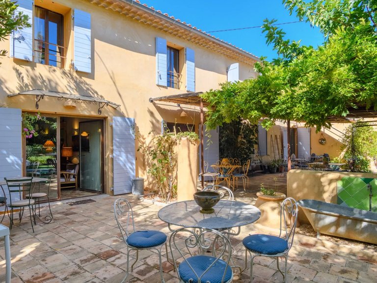 Villa for Sale in St Cyr Sur Mer, Provence Coast (cassis To Cavalaire) 9