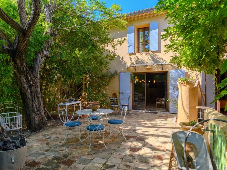Villa for Sale in St Cyr Sur Mer, Provence Coast (cassis To Cavalaire) 10