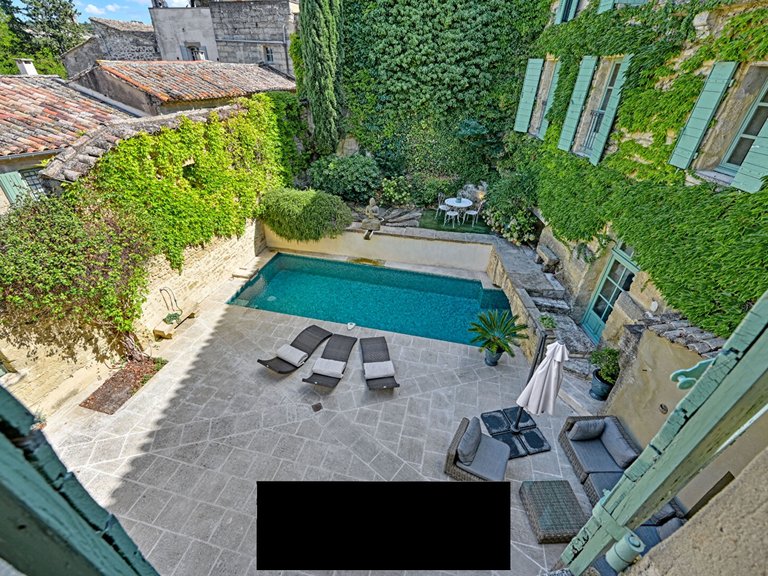 Villa for Sale in Uzes, Uzes Area 12