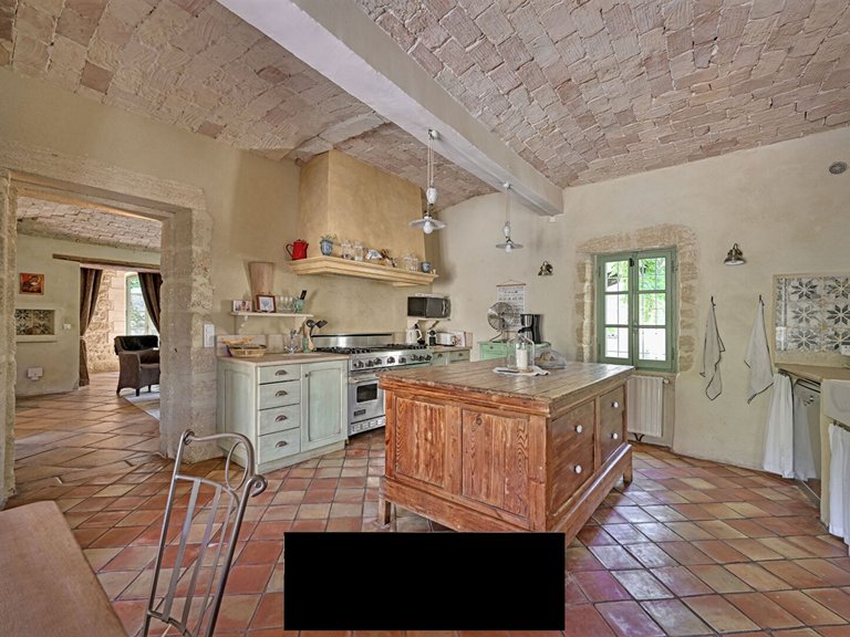Villa for Sale in Uzes, Uzes Area 8