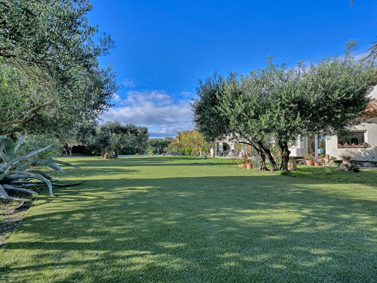 Villa for Sale in Uzes, Uzes Area 2
