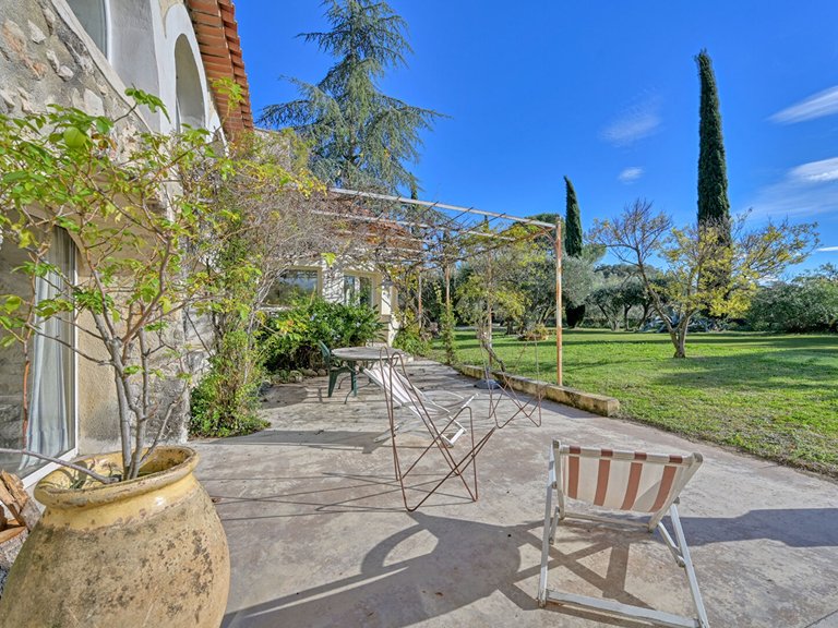 Villa for Sale in Uzes, Uzes Area 11
