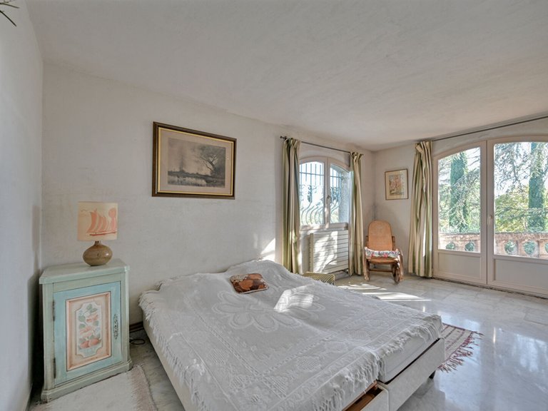 Villa for Sale in Uzes, Uzes Area 17