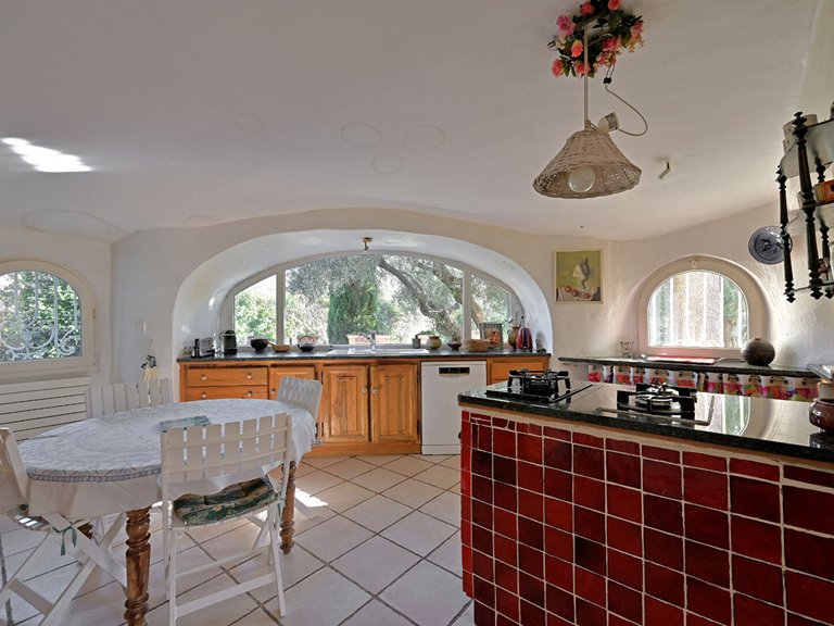 Villa for Sale in Uzes, Uzes Area 10