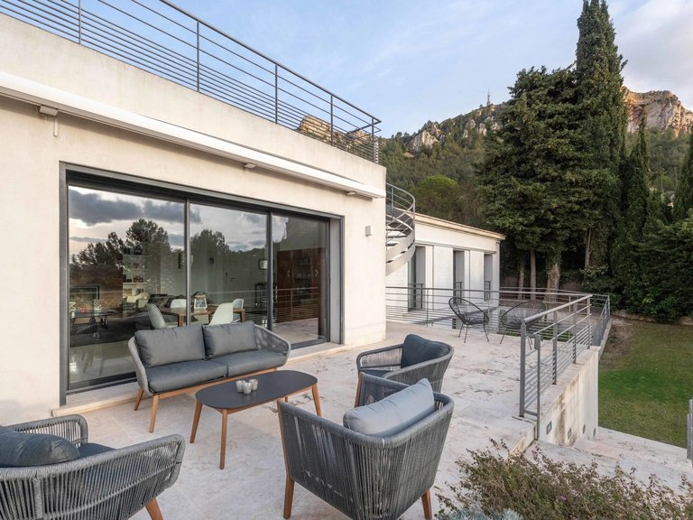 Villa for Sale in Cassis, Provence Coast (cassis To Cavalaire) 2