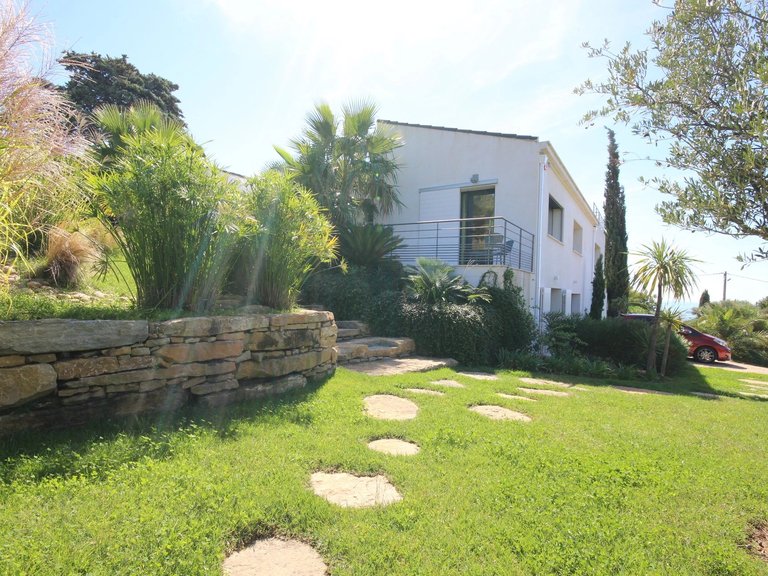 Villa for Sale in Cassis, Provence Coast (cassis To Cavalaire) 3