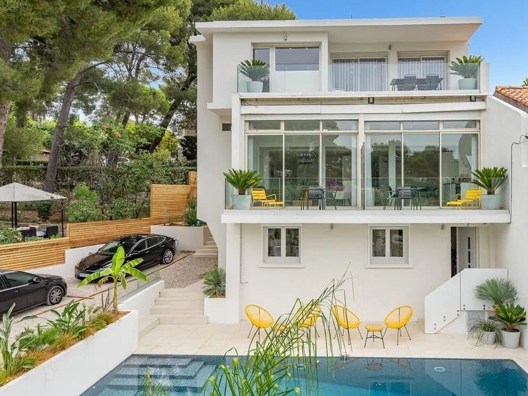 Villa for Sale in Cassis, Provence Coast (cassis To Cavalaire) 1