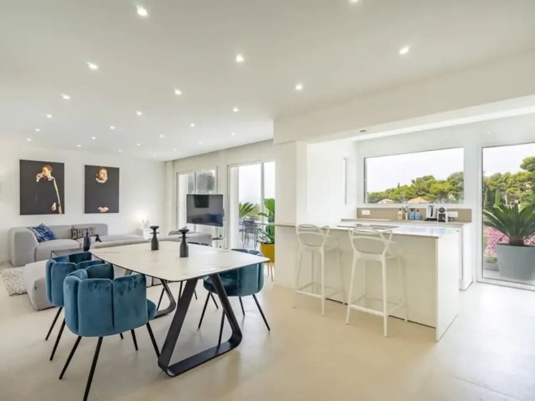 Villa for Sale in Cassis, Provence Coast (cassis To Cavalaire) 2