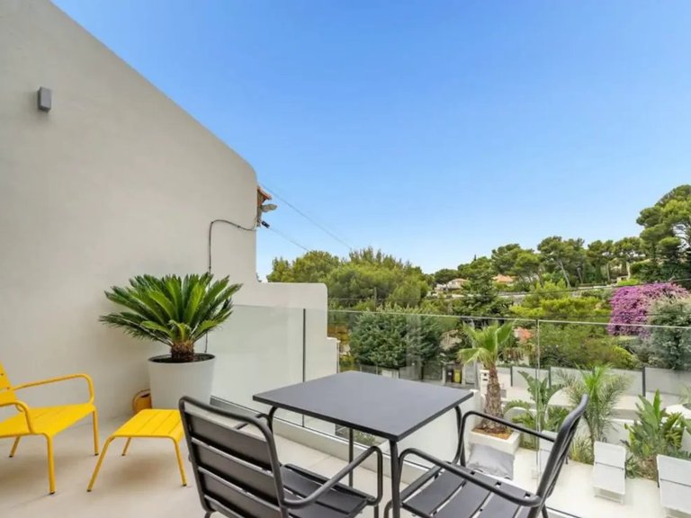 Villa for Sale in Cassis, Provence Coast (cassis To Cavalaire) 6