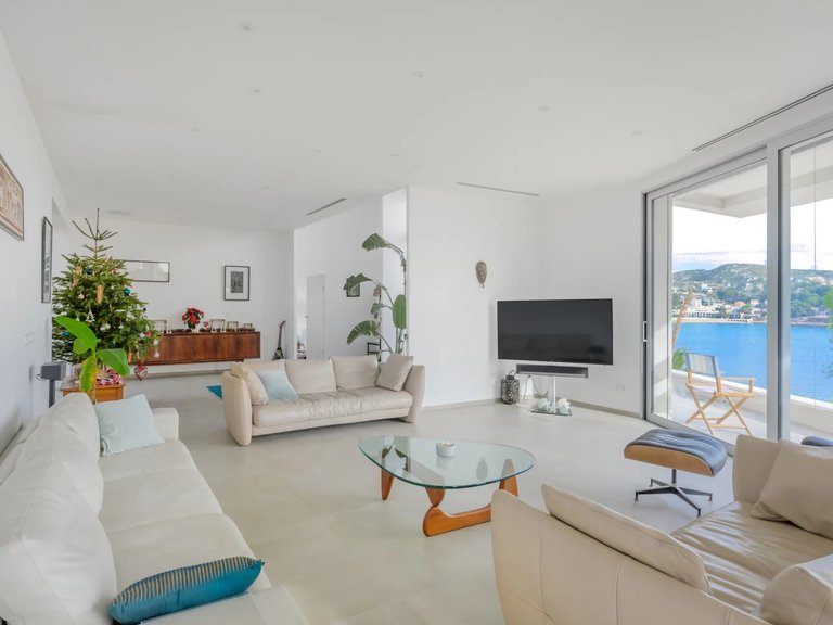 Villa for Sale in Carry Le Rouet, Marseille & Cote Bleu 11