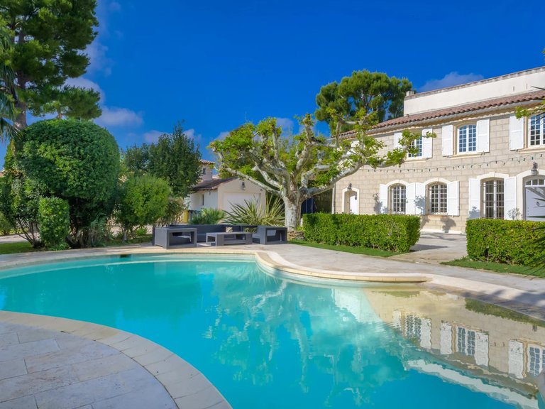 Villa for Sale in Marseille, Marseille & Cote Bleu 2