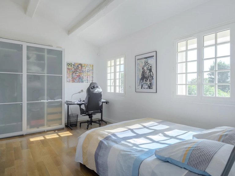 Villa for Sale in Marseille, Marseille & Cote Bleu 11