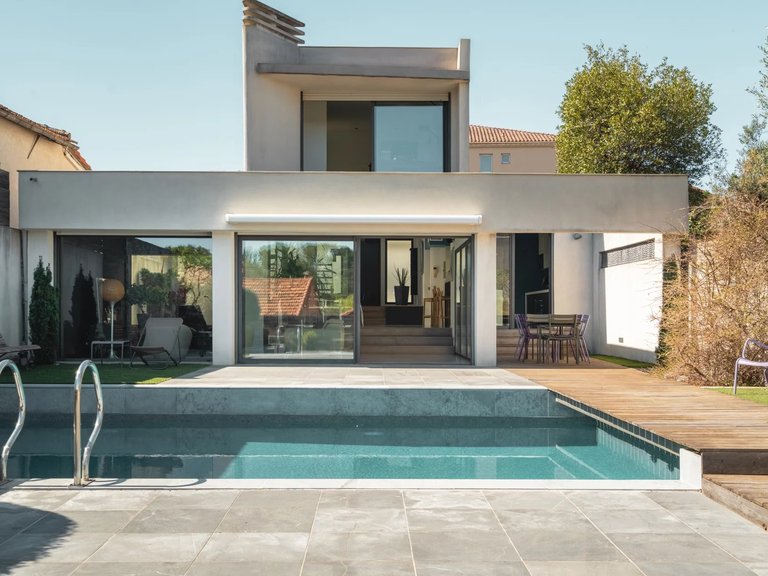 Villa for Sale in Marseille, Marseille & Cote Bleu 2
