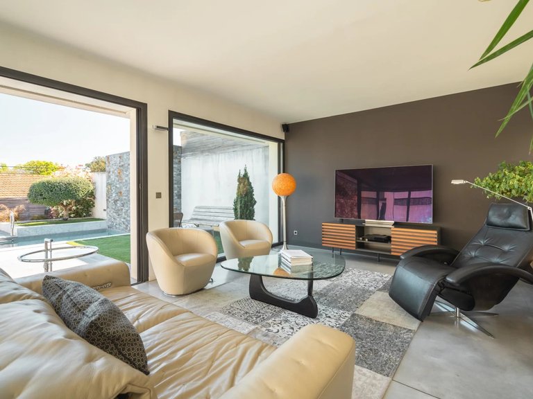 Villa for Sale in Marseille, Marseille & Cote Bleu 12