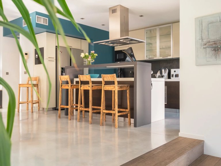 Villa for Sale in Marseille, Marseille & Cote Bleu 15