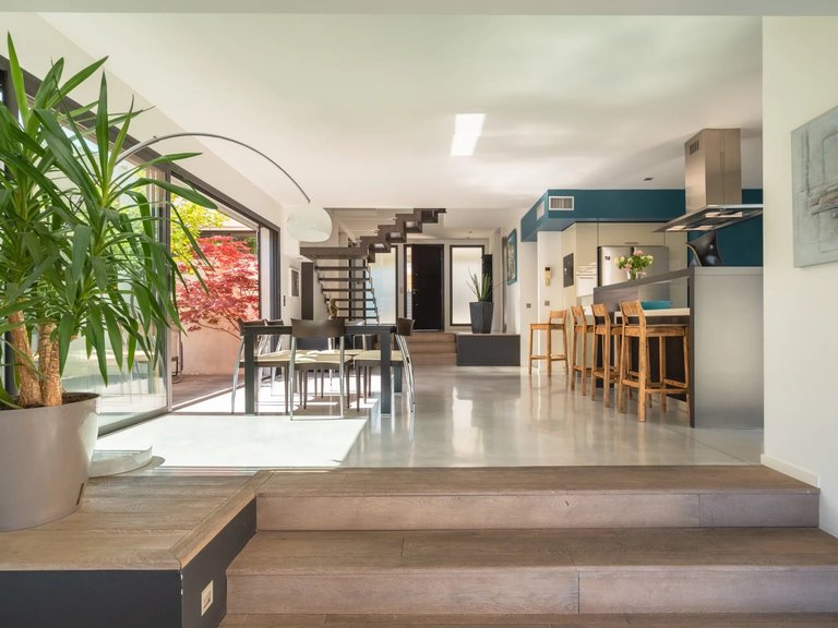 Villa for Sale in Marseille, Marseille & Cote Bleu 17