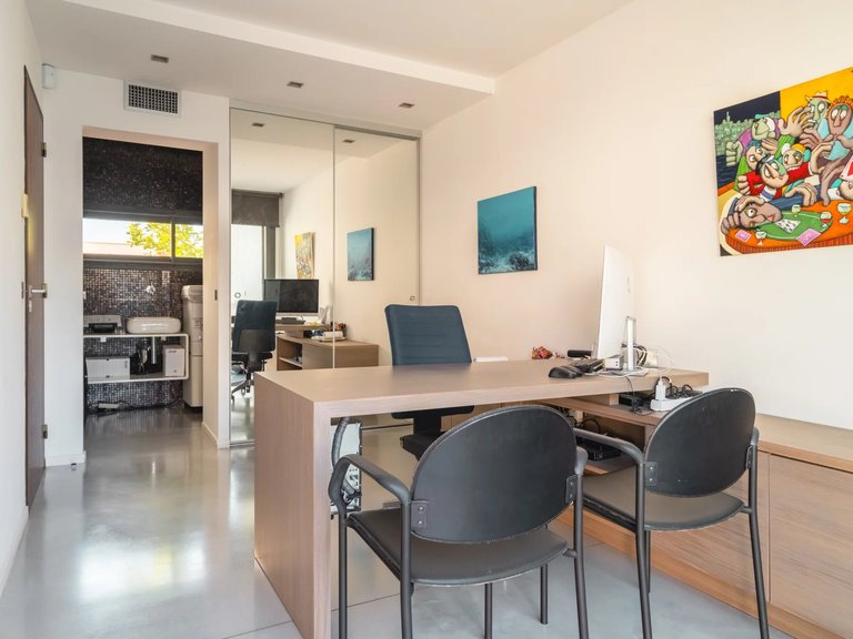 Villa for Sale in Marseille, Marseille & Cote Bleu 19