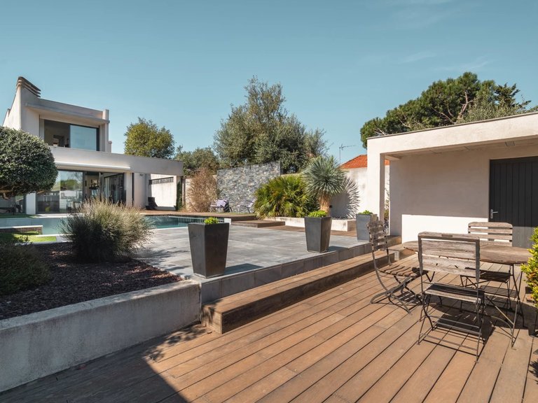 Villa for Sale in Marseille, Marseille & Cote Bleu 4
