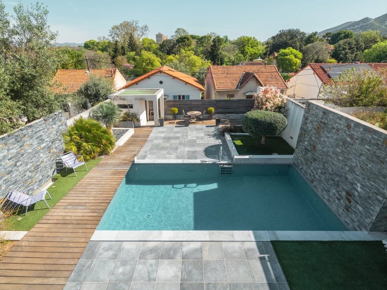 Villa for Sale in Marseille, Marseille & Cote Bleu 5