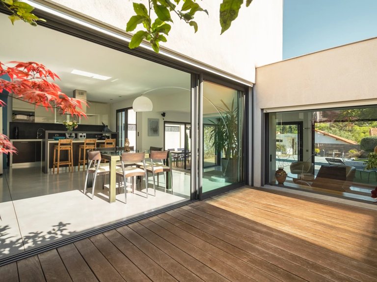 Villa for Sale in Marseille, Marseille & Cote Bleu 7