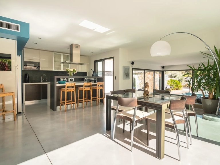 Villa for Sale in Marseille, Marseille & Cote Bleu 8