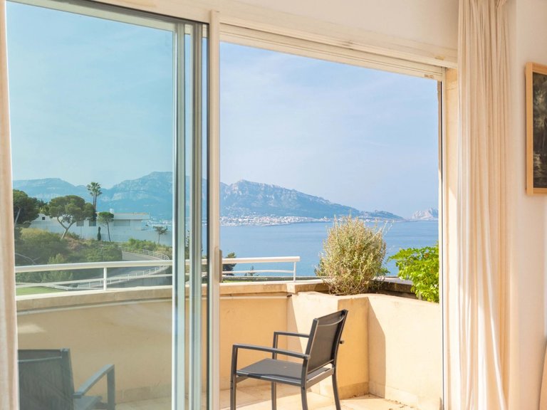 Villa for Sale in Marseille, Marseille & Cote Bleu 3