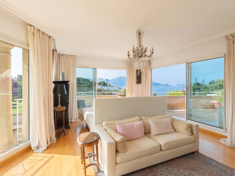 Villa for Sale in Marseille, Marseille & Cote Bleu 11