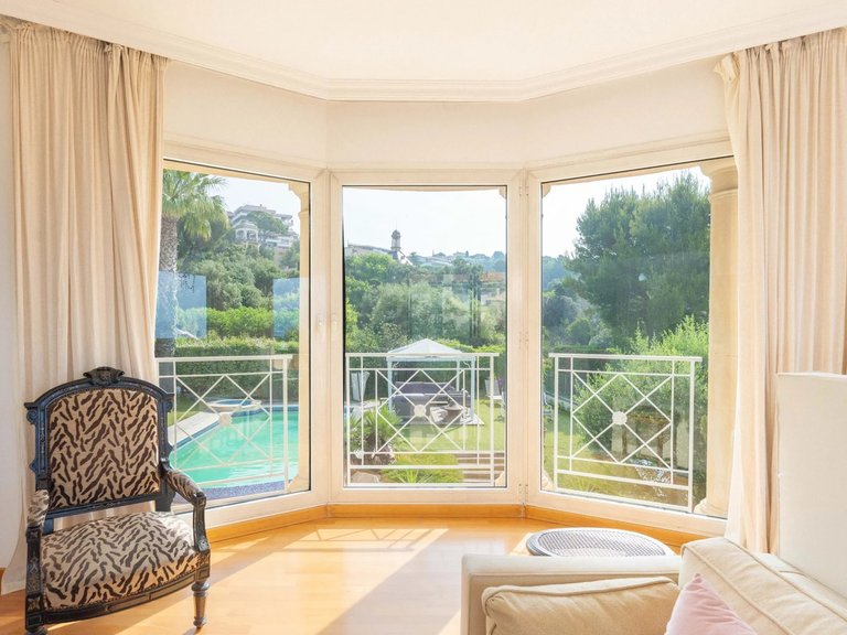 Villa for Sale in Marseille, Marseille & Cote Bleu 13