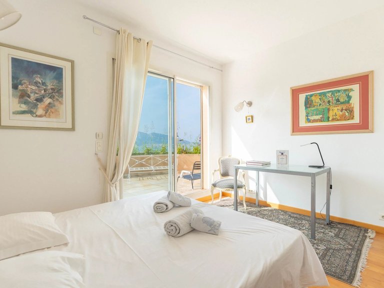 Villa for Sale in Marseille, Marseille & Cote Bleu 15