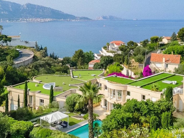 Villa for Sale in Marseille, Marseille & Cote Bleu 16