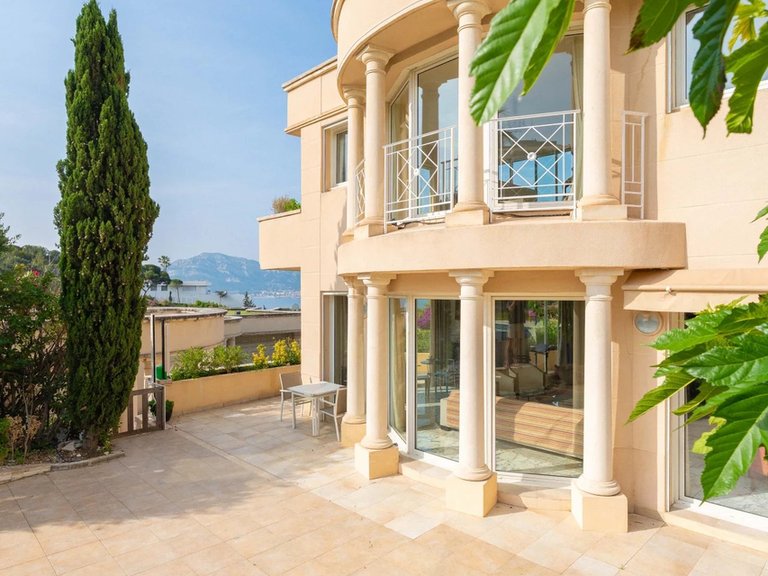 Villa for Sale in Marseille, Marseille & Cote Bleu 5