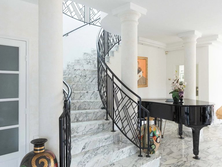 Villa for Sale in Marseille, Marseille & Cote Bleu 8